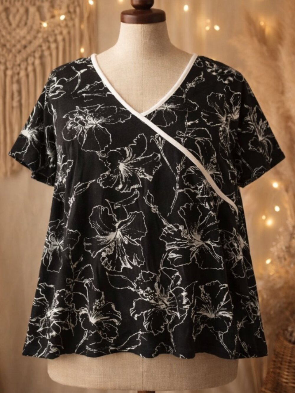 Vintage Madison & Max Black White Floral Shirt Top Plus 2X Quiet Luxury Y2K